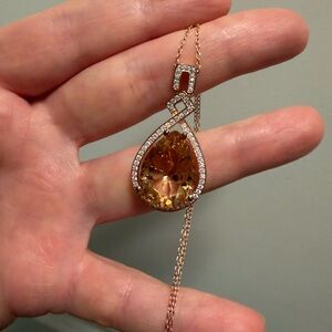 Gorgeous Rosegold and  Morganite Pendant Necklace